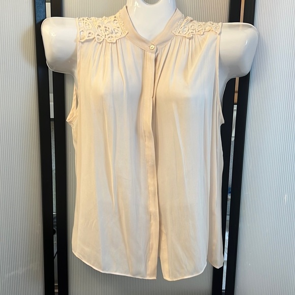 Forever 21 Tops - Forever 21 Beige Crochet Shoulder Top Size L